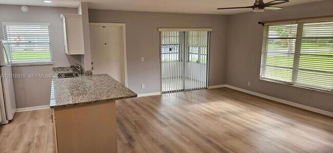 Photo - 775 North Dr