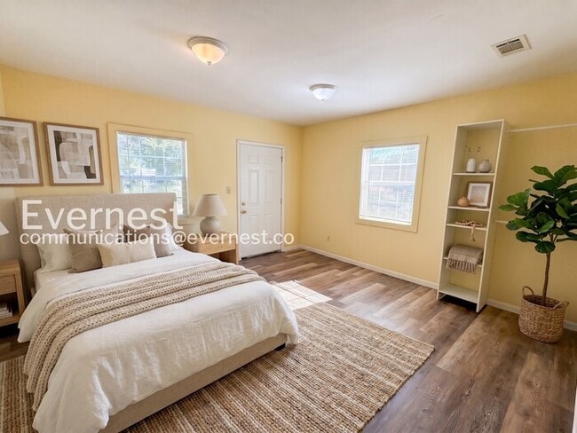 1318 W 13th St