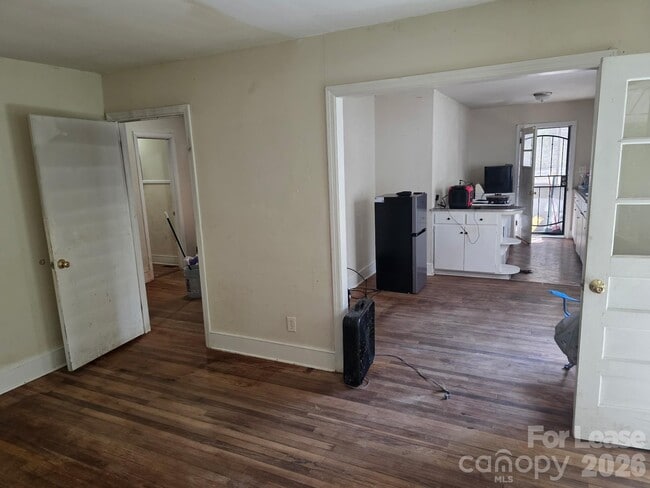 123 Larchwood Dr