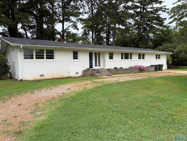 Building Photo - 8009 Whitesburg Dr