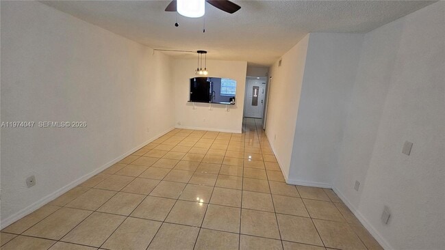 Building Photo - 426 NE 210th Cir Terrace Unit 101-2