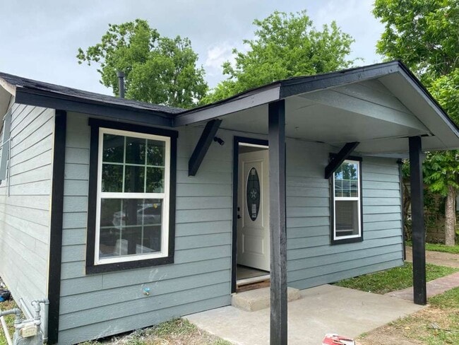 Building Photo - BEAUTIFUL HOME IN HOUSTON. MOVE IN READY!.