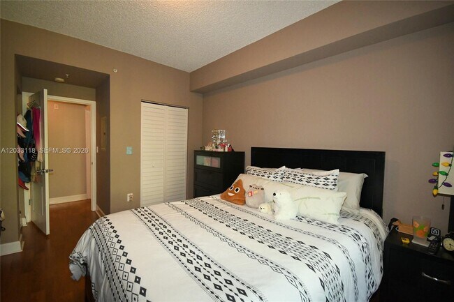 Photo - 6001 SW 70th St Unit 320
