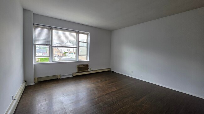 Photo - 139 Poplar St Unit 2
