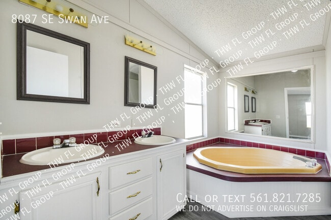 Photo - 8087 SE Swan Ave