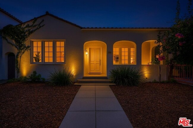 Building Photo - 641 N Martel Ave