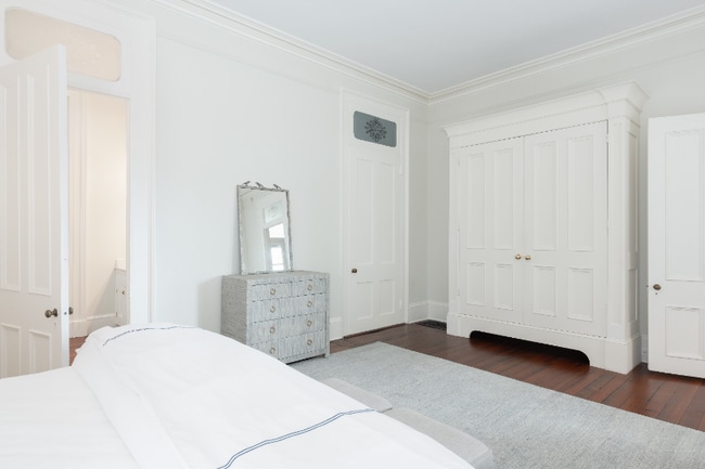 Photo - 1 E Battery Unit A