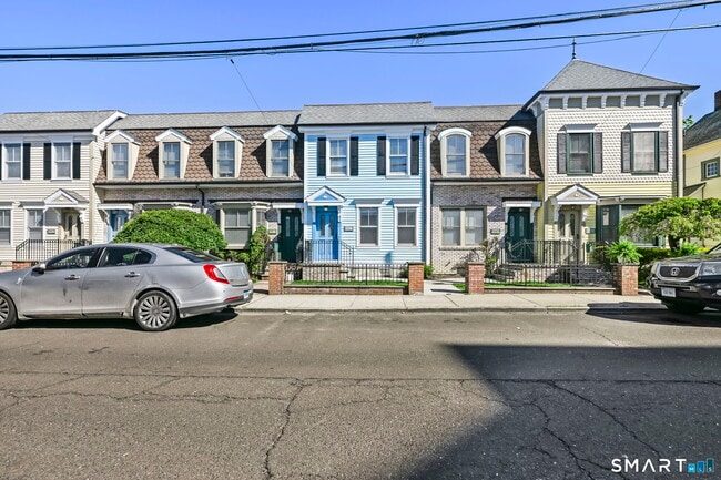 Photo - 17 Dolsen Pl