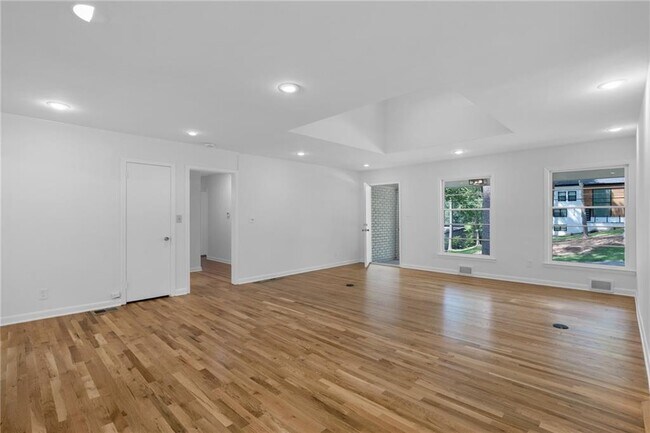 Photo - 2397 Sunset Dr NE