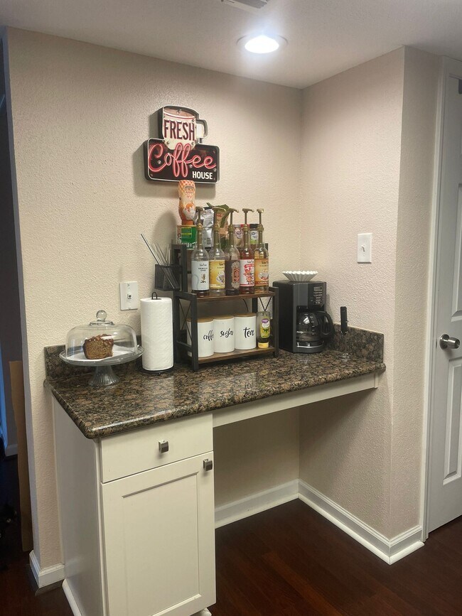 Photo - 5005 Georgi Ln Unidad 46