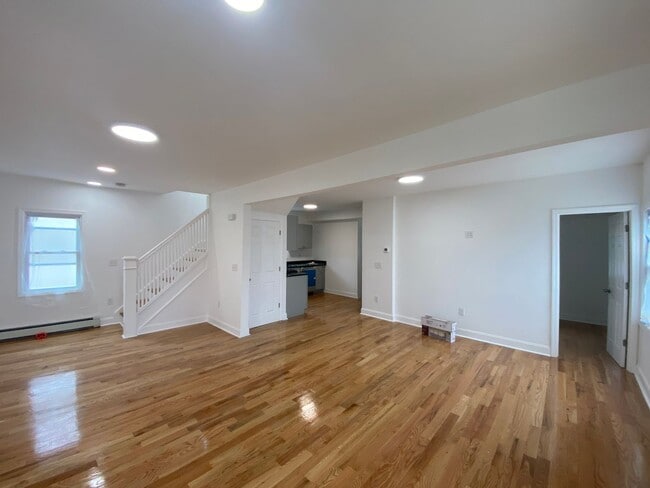 Photo - 1423 7th Ave