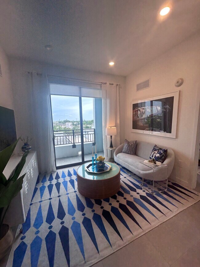 Photo - 416 N 20th Ave Unidad B4