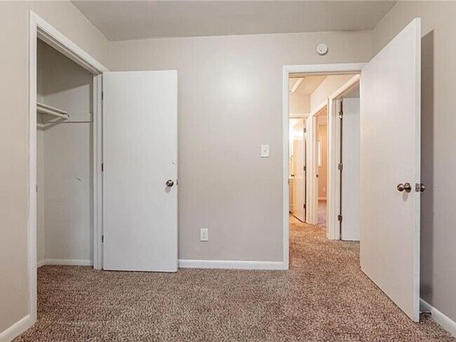 Photo - 1410 Willow Dr