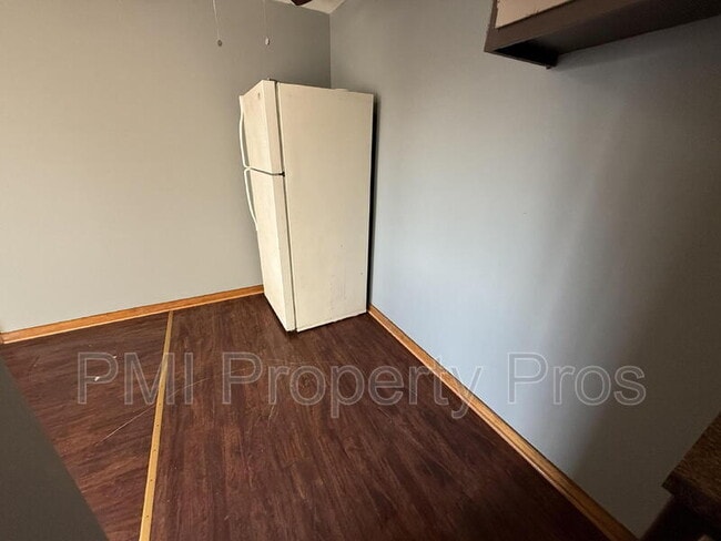 Photo - 1981 W Villard Ave Unit Apt 7