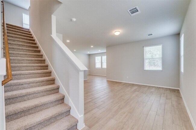 Photo - 68 Bent Trl Ln