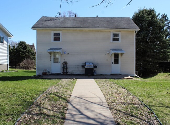 2 Bedroom Duplex - 2 Bedroom Duplex House