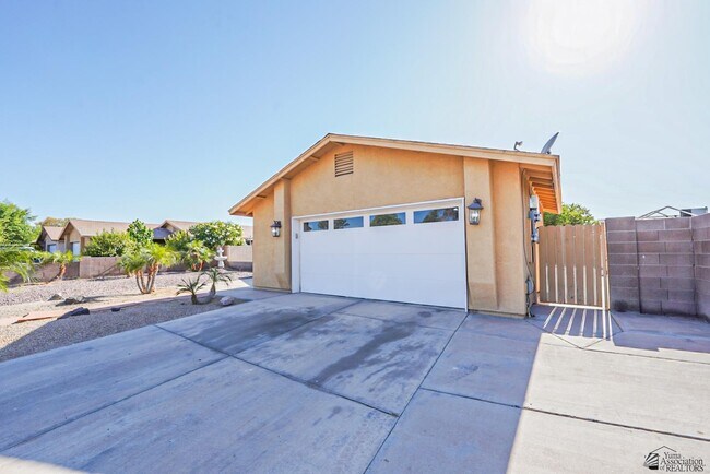 Photo - 2146 S 47th Ave