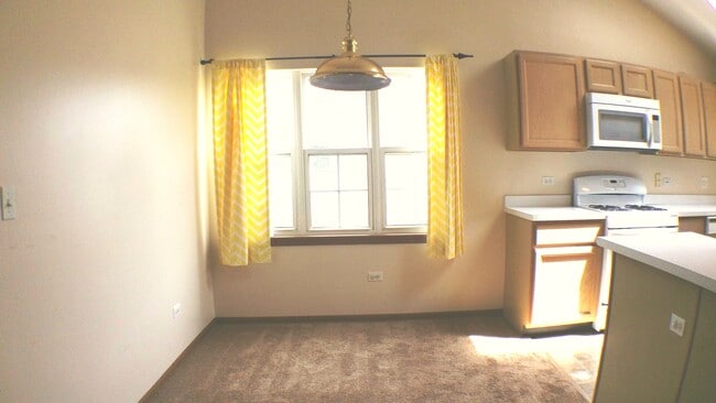 Photo - 1934 Heron Ave