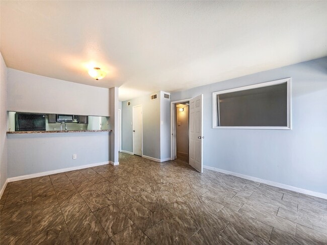 Photo - 2820 S Bartell Dr Unit 1