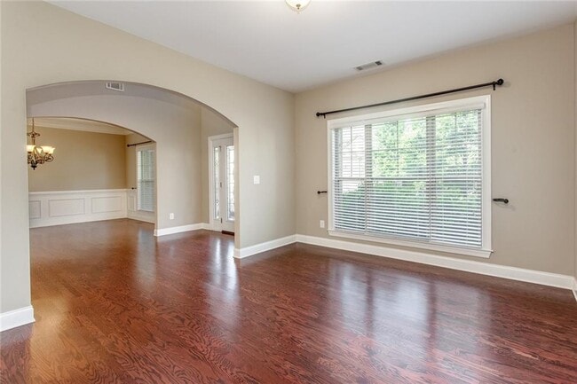 Photo - 940 Walters Cir