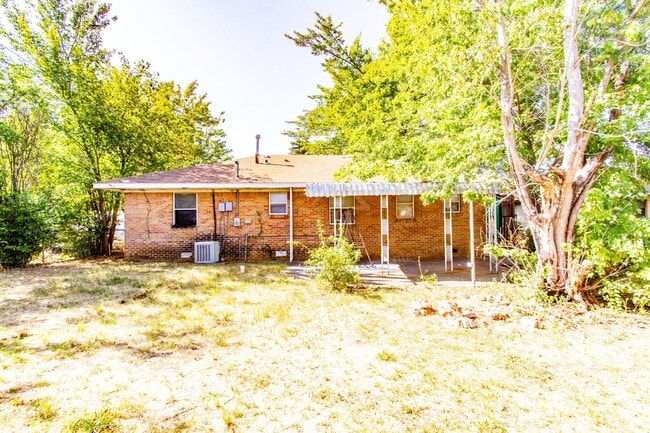 Photo - 2205 NW Smith Ave