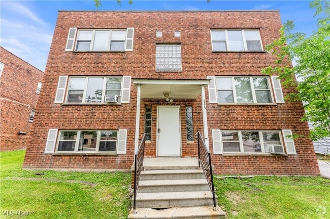Building Photo - 5175 Warrensville Center Rd Unit 1 Rental
