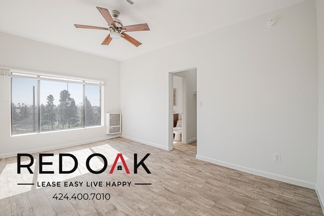 Photo - 932 Irolo St Unidad 403