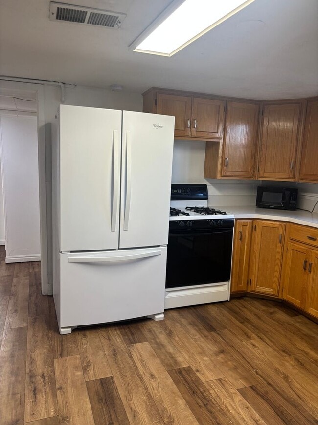 Photo - 856 N 300 W