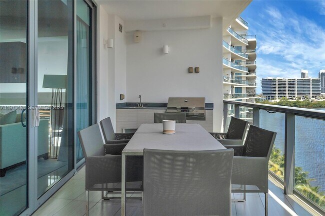 Photo - 3250 NE 188th St Unit 703