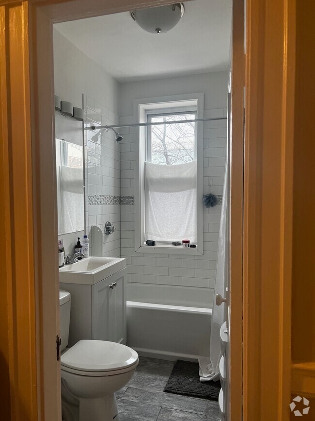 Building Photo - 1177 Commonwealth Ave Rental