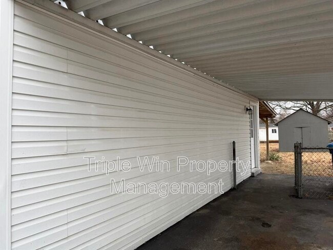 Photo - 1452 Redman Blvd