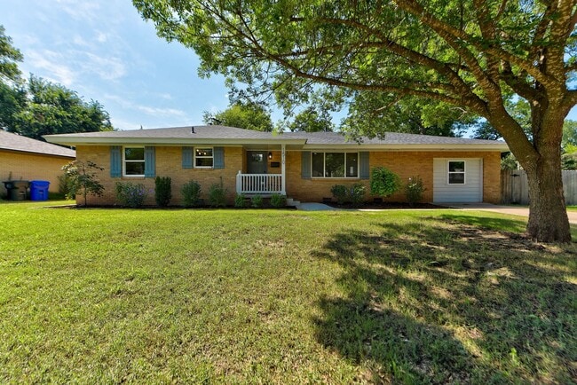 Photo - Fully Renovated 4 Bed, 2 Bath Just Minutes from Campus