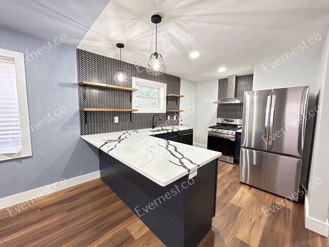 Photo - 1328 Sharon St NW