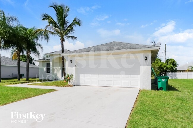 Photo - 237 SW Ray Ave