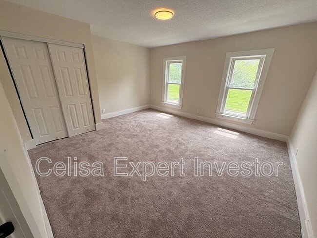 Photo - 807 Edgewater Ave