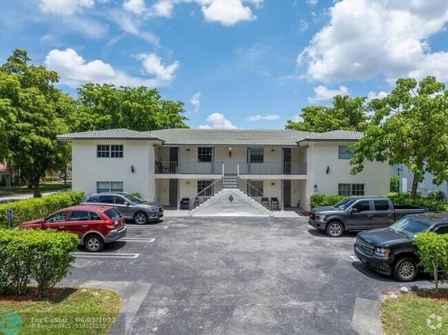 Building Photo - 10151 NW 35th St Unit 2-B Rental