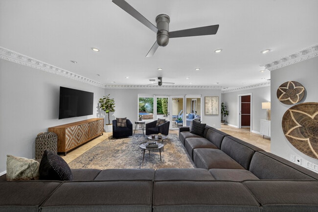 Photo - 4401 NE 19th Ave