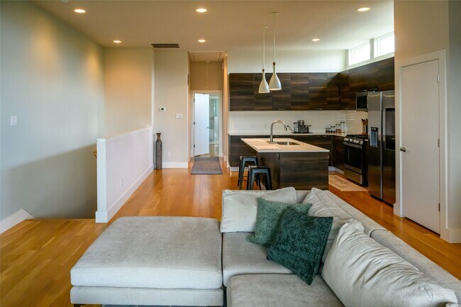 Photo - 4618 Nichols St Unit B