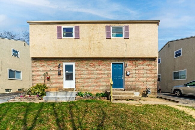 Building Photo - 4040-4042 Halsey Pl Unit 4040 Halsey Pl