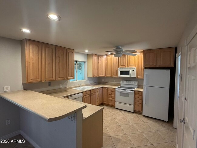 Photo - 127 E Harvard Dr