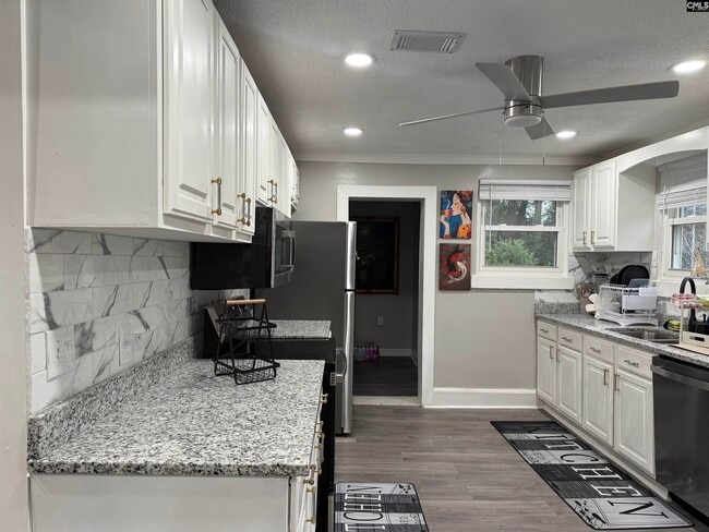 Photo - 3416 Hazelhurst Rd