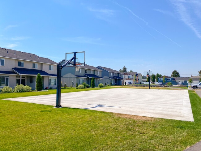 Basketball court at Tori's Place - Diamond Rock Rentals