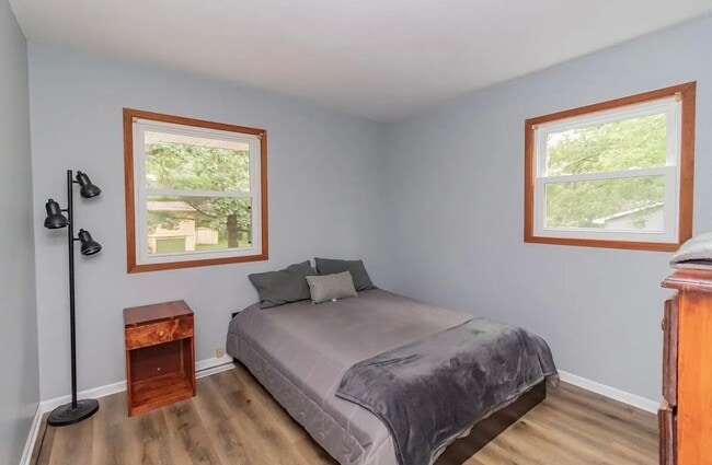 Photo - 16477 21st St S