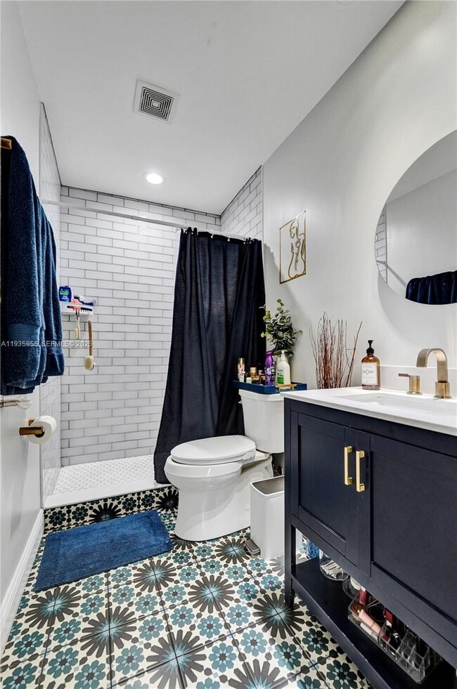 Photo - 2826 Dewey St