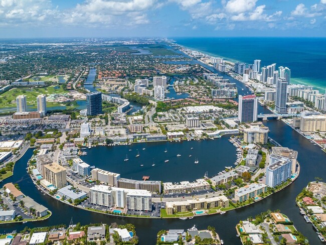 Photo - 400 Golden Isles Dr Unit 10