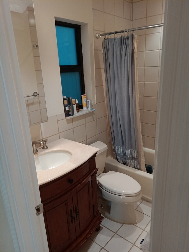 Photo - 1900 SW 23rd St Unit 1900