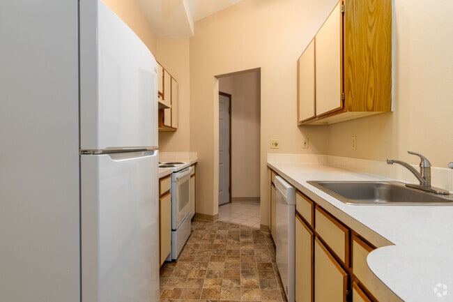 1BR, 1BA - 730SF