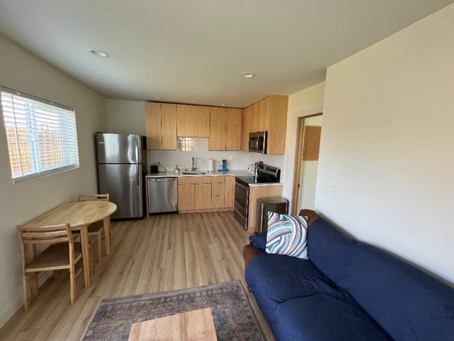 Photo - 632 S Rochester St