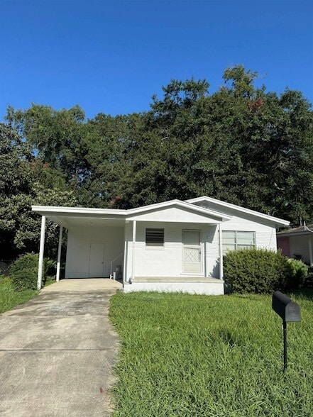 Building Photo - 1204 Clay St