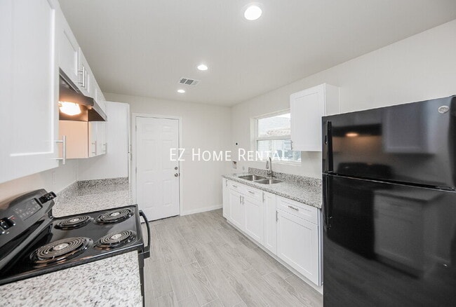 Photo - 5040 Mallow St Unit B